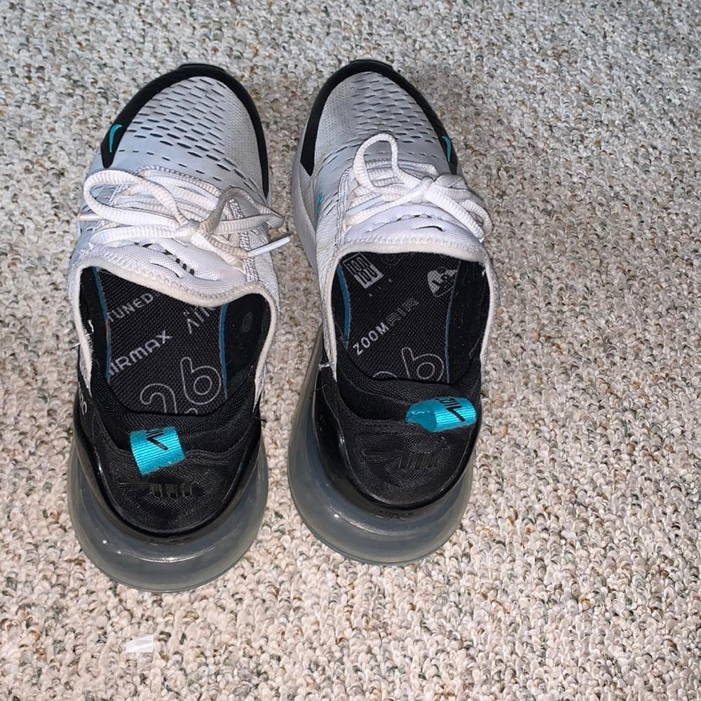 Woman's size 8 air max